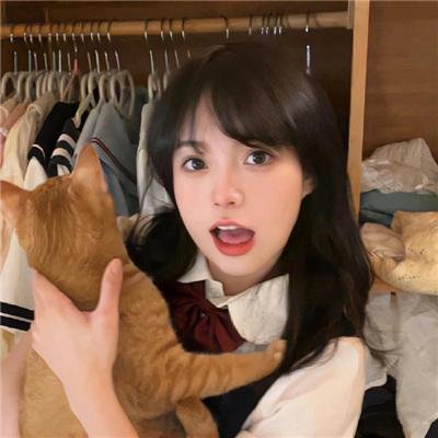 他朝那边走了